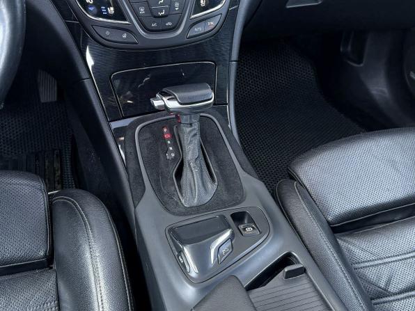 Opel Insignia I Рестайлинг с пробегом 2013 года, цена 1 040 000 рублей, 193515 км, седан, Автокод Объявления