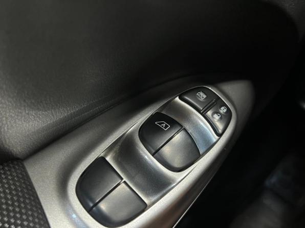 Nissan Juke I с пробегом 2012 года, цена 1 150 000 рублей, 113202 км, внедорожник, Автокод Объявления