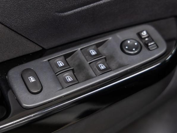 Renault Kaptur I Рестайлинг с пробегом 2021 года, цена 1 298 000 рублей, 47169 км, внедорожник, Автокод Объявления