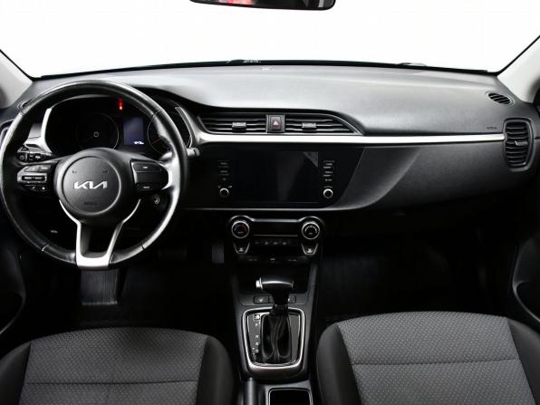 Kia Rio IV Рестайлинг с пробегом 2022 года, цена 1 847 000 рублей, 42475 км, седан, Автокод Объявления