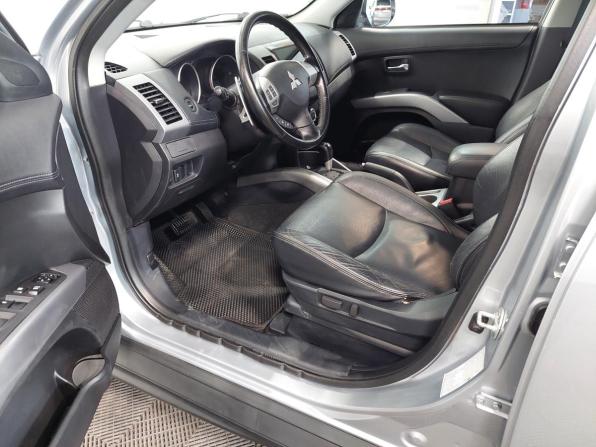 Mitsubishi Outlander II Рестайлинг с пробегом 2011 года, цена 1 290 000 рублей, 199000 км, внедорожник, Автокод Объявления