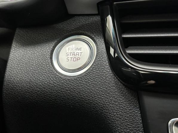 Kia Optima IV Рестайлинг с пробегом 2018 года, цена 2 060 000 рублей, 138736 км, седан, Автокод Объявления