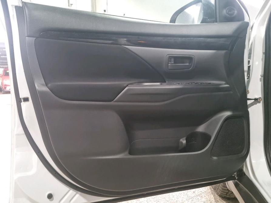 Mitsubishi Outlander III Рестайлинг 3 Санкт-Петербург  - изображение 7