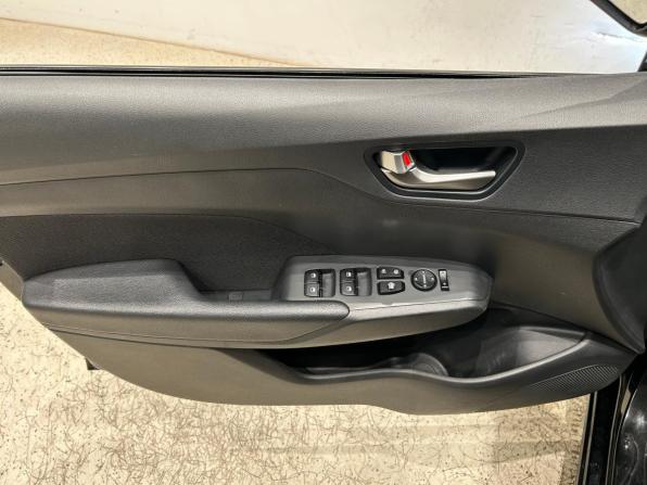 Hyundai Solaris II с пробегом 2019 года, цена 1 079 000 рублей, 198458 км, седан, Автокод Объявления