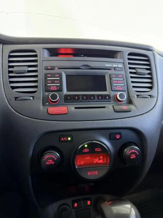 Kia Rio II Рестайлинг с пробегом 2011 года, цена 698 000 рублей, 238000 км, седан, Автокод Объявления