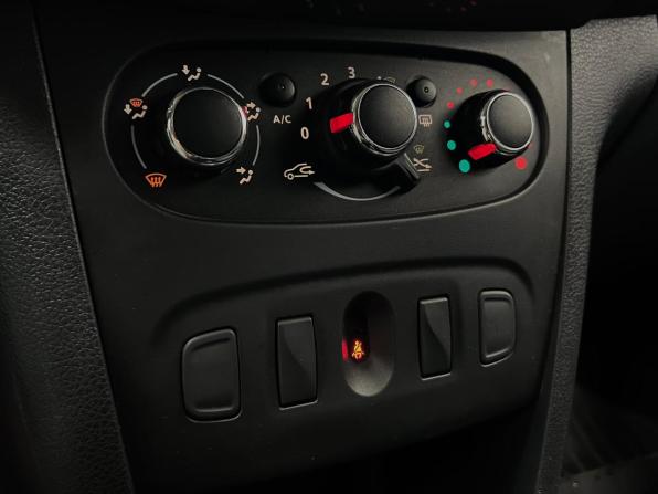 Renault Sandero II Рестайлинг с пробегом 2021 года, цена 1 230 000 рублей, 98934 км, хэтчбек, Автокод Объявления