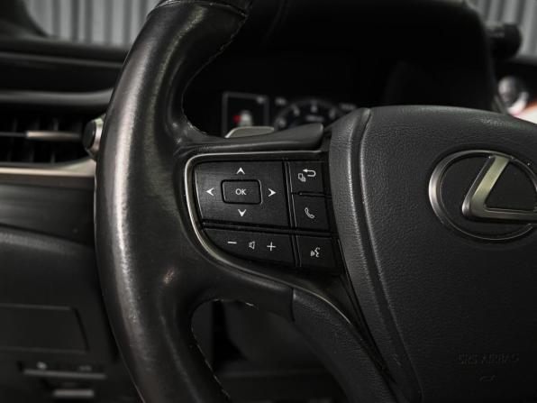 Lexus ES VII с пробегом 2018 года, цена 4 264 000 рублей, 82154 км, седан, Автокод Объявления