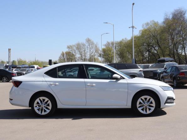 Skoda Octavia IV (A8) с пробегом 2020 года, цена 2 490 000 рублей, 87171 км, лифтбек, Автокод Объявления