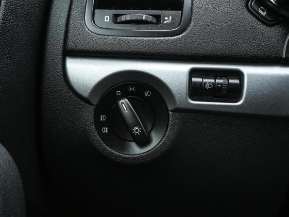Skoda Yeti I Рестайлинг с пробегом 2014 года, цена 849 000 рублей, 187105 км, внедорожник, Автокод Объявления