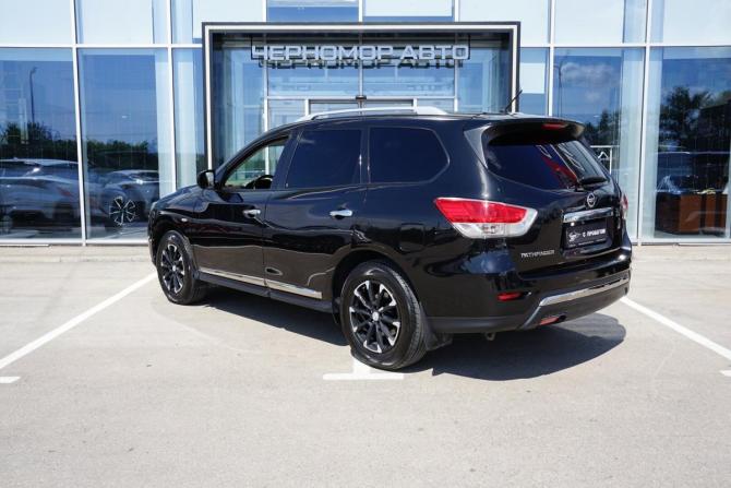 Nissan Pathfinder IV с пробегом 2015 года, цена 1 740 000 рублей, 151800 км, внедорожник, Автокод Объявления