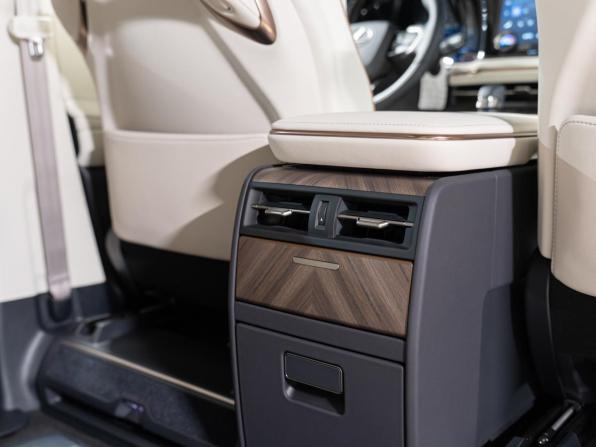 Новый Lexus LM II 2025 года, цена 16 990 000 рублей, минивэн, Автокод Объявления