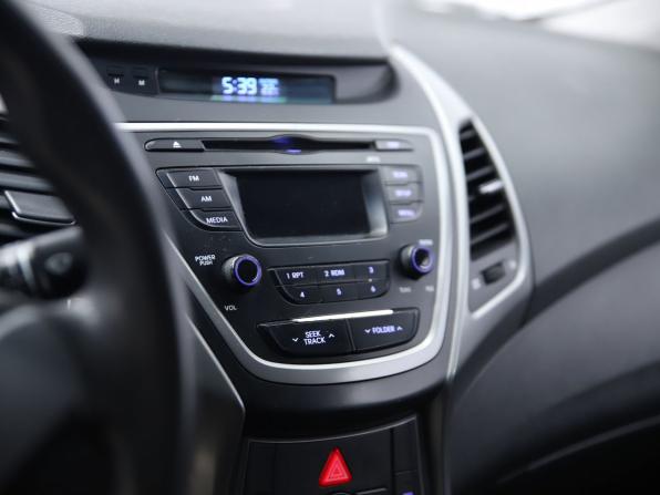 Hyundai Elantra V (MD) Рестайлинг с пробегом 2015 года, цена 950 000 рублей, 292158 км, седан, Автокод Объявления
