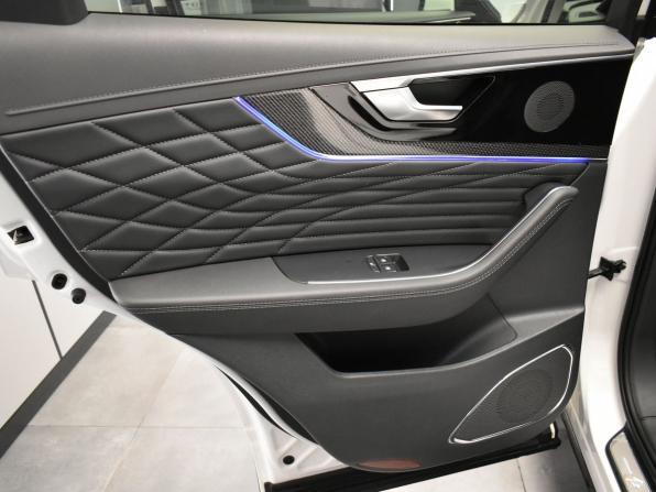 Hongqi HS5 I с пробегом 2023 года, цена 2 625 000 рублей, 42712 км, внедорожник, Автокод Объявления