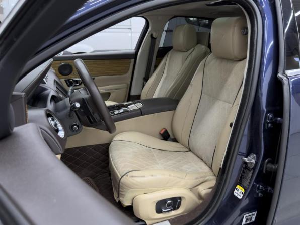 Jaguar XJ IV (X351) Рестайлинг с пробегом 2016 года, цена 2 710 000 рублей, 112570 км, седан, Автокод Объявления