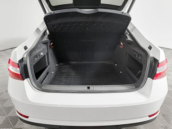 Skoda Superb III с пробегом 2019 года, цена 2 550 000 рублей, 99923 км, лифтбек, Автокод Объявления