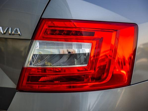 Skoda Octavia III (A7) Рестайлинг с пробегом 2017 года, цена 1 409 000 рублей, 163959 км, лифтбек, Автокод Объявления