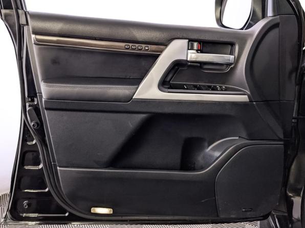 Toyota Land Cruiser 200 Series Рестайлинг 2 с пробегом 2018 года, цена 5 880 000 рублей, 233750 км, внедорожник, Автокод Объявления