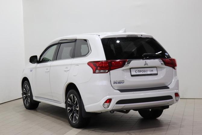 Mitsubishi Outlander III Рестайлинг 2 с пробегом 2017 года, цена 2 130 000 рублей, 123527 км, внедорожник, Автокод Объявления