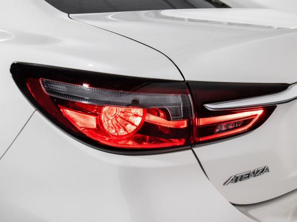 Mazda Atenza III Рестайлинг 2 с пробегом 2018 года, цена 2 400 000 рублей, 108960 км, седан, Автокод Объявления