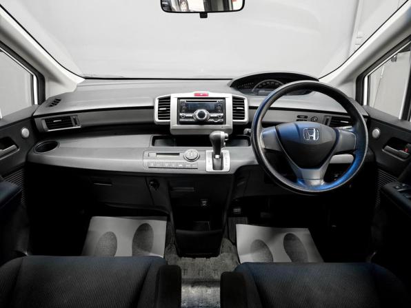 Honda Freed I Рестайлинг с пробегом 2012 года, цена 949 000 рублей, 150000 км, компактвэн, Автокод Объявления