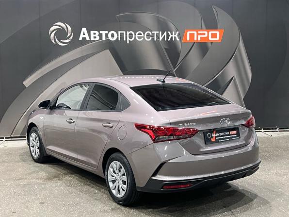 Hyundai Solaris II Рестайлинг с пробегом 2021 года, цена 1 690 000 рублей, 44900 км, седан, Автокод Объявления