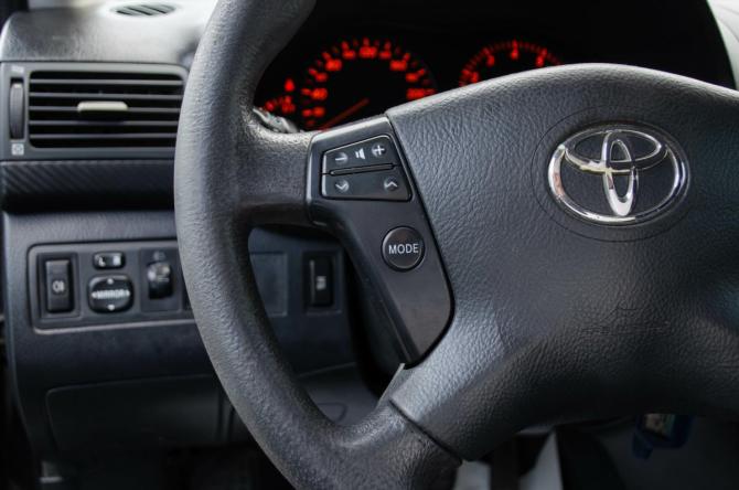 Toyota Avensis II Рестайлинг с пробегом 2008 года, цена 631 000 рублей, 350000 км, седан, Автокод Объявления