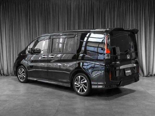 Honda Stepwgn V с пробегом 2015 года, цена 1 899 000 рублей, 149880 км, минивэн, Автокод Объявления