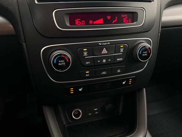 Kia Sorento II Рестайлинг с пробегом 2015 года, цена 1 729 000 рублей, 165760 км, внедорожник, Автокод Объявления