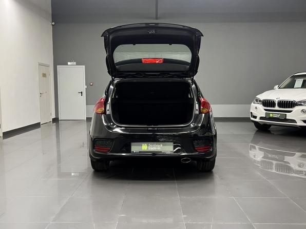 Kia Ceed II Рестайлинг с пробегом 2017 года, цена 1 195 000 рублей, 130849 км, хэтчбек, Автокод Объявления