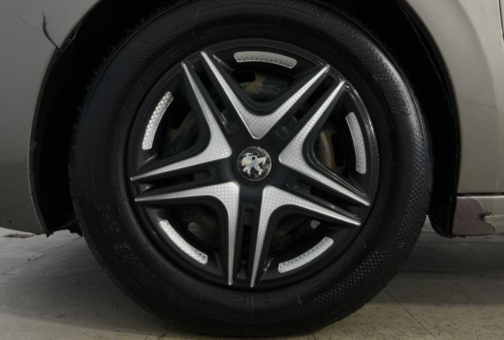 Peugeot 208 I Саранск  - изображение 14