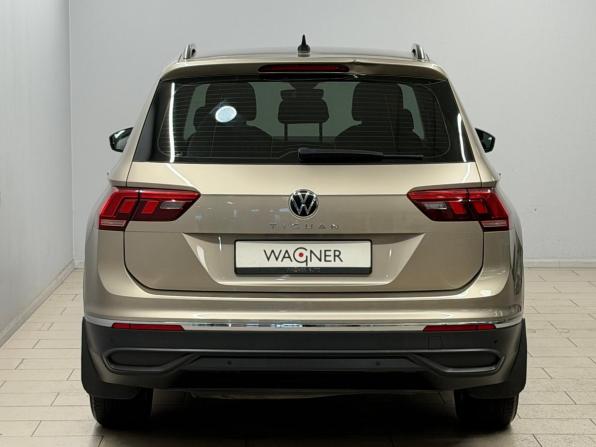 Volkswagen Tiguan II Рестайлинг с пробегом 2021 года, цена 2 330 000 рублей, 112938 км, внедорожник, Автокод Объявления