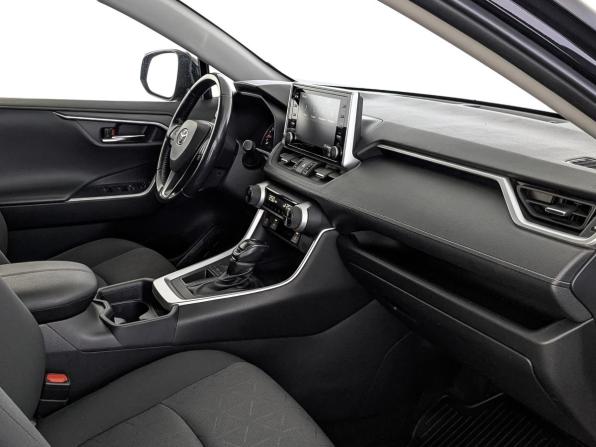 Toyota RAV4 V (XA50) с пробегом 2021 года, цена 3 350 000 рублей, 63877 км, внедорожник, Автокод Объявления