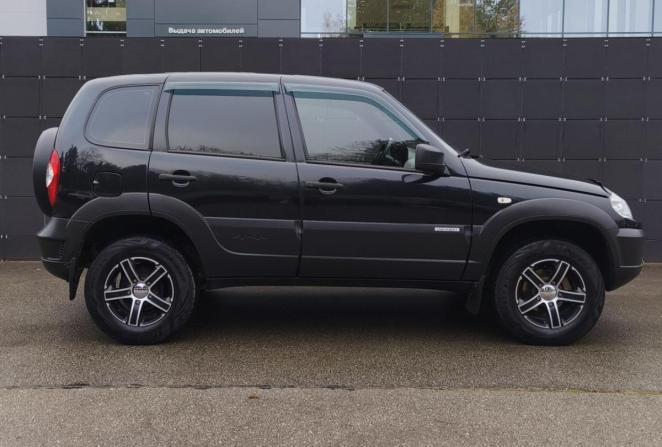 Chevrolet Niva I Рестайлинг с пробегом 2018 года, цена 809 000 рублей, 100000 км, внедорожник, Автокод Объявления