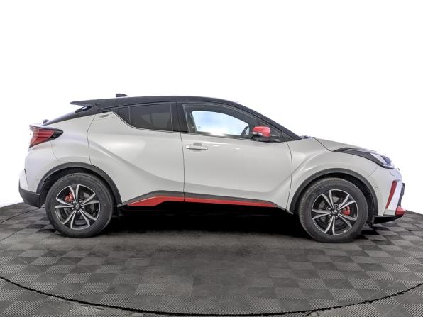 Toyota C-HR I Рестайлинг с пробегом 2021 года, цена 2 945 000 рублей, 55095 км, внедорожник, Автокод Объявления
