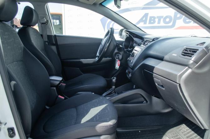 Kia Rio III Рестайлинг с пробегом 2016 года, цена 999 000 рублей, 140000 км, седан, Автокод Объявления