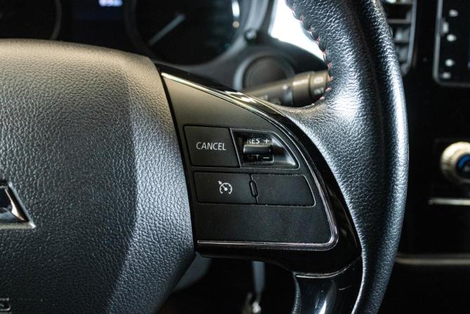 Mitsubishi Outlander III Рестайлинг 3 с пробегом 2021 года, цена 2 199 000 рублей, 146438 км, внедорожник, Автокод Объявления