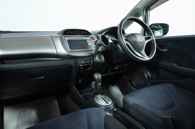 Honda Fit II с пробегом 2012 года, цена 849 000 рублей, 79000 км, хэтчбек, Автокод Объявления