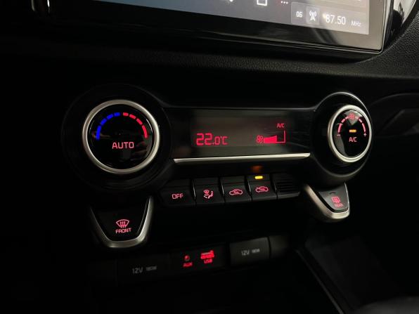 Kia Rio IV с пробегом 2018 года, цена 1 330 000 рублей, 177749 км, седан, Автокод Объявления