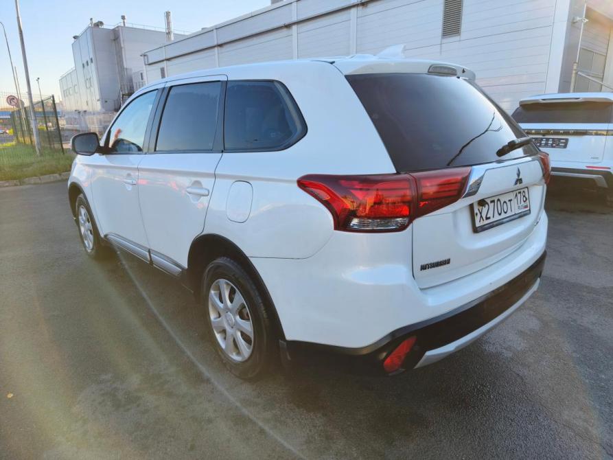 Mitsubishi Outlander III Рестайлинг 2 Санкт-Петербург  - изображение 7