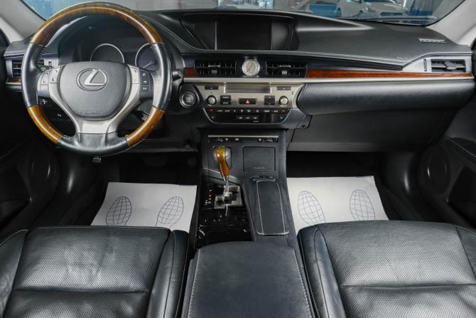 Lexus ES VI с пробегом 2012 года, цена 2 149 000 рублей, 302000 км, седан, Автокод Объявления