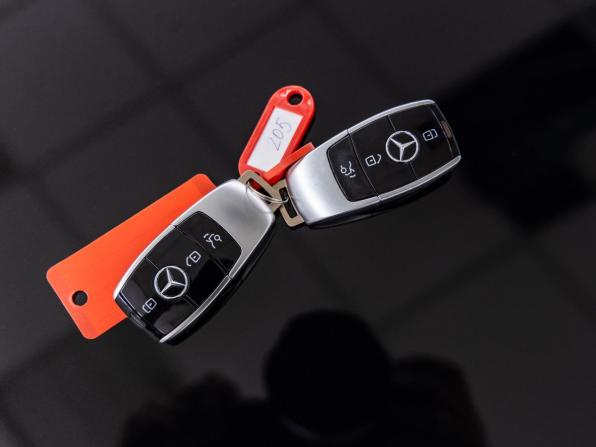 Mercedes-Benz E-Класс V (W213 S213 C238) с пробегом 2019 года, цена 3 298 000 рублей, 137391 км, седан, Автокод Объявления