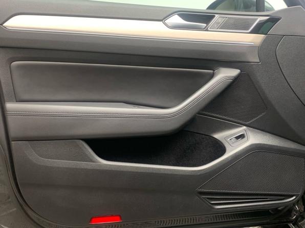Volkswagen Passat B8 с пробегом 2019 года, цена 2 518 000 рублей, 96255 км, универсал, Автокод Объявления