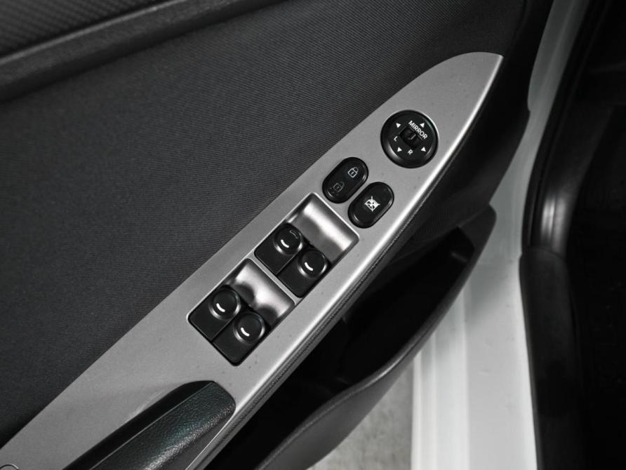 Hyundai Solaris I Рестайлинг Ростов-на-Дону  - изображение 15