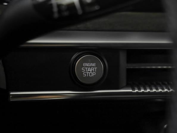 Kia K5 III с пробегом 2021 года, цена 2 550 000 рублей, 52866 км, седан, Автокод Объявления