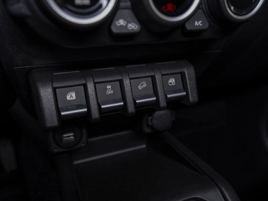 Suzuki Jimny IV Москва  - изображение 16