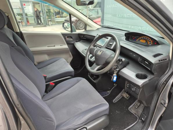 Honda Freed I с пробегом 2010 года, цена 945 000 рублей, 138244 км, компактвэн, Автокод Объявления