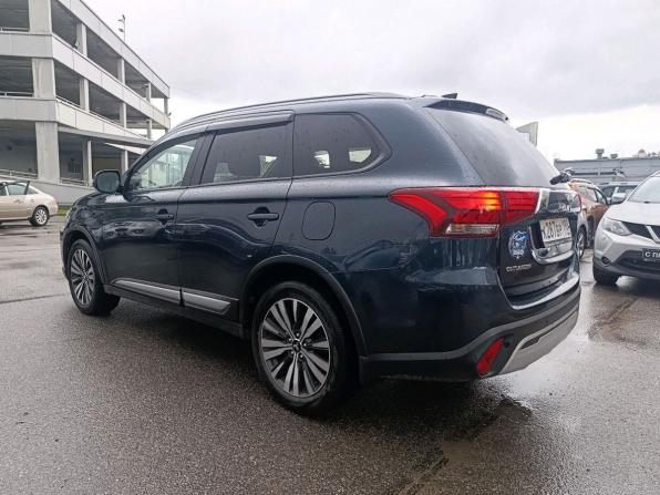 Mitsubishi Outlander III Рестайлинг 3 с пробегом 2021 года, цена 2 849 000 рублей, 56880 км, внедорожник, Автокод Объявления