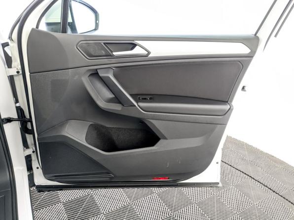 Volkswagen Tiguan II Рестайлинг с пробегом 2022 года, цена 2 850 000 рублей, 30461 км, внедорожник, Автокод Объявления