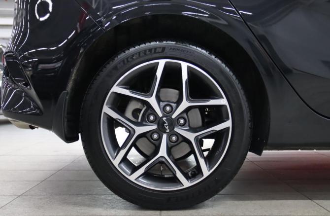 Kia Ceed III Рестайлинг с пробегом 2022 года, цена 2 295 170 рублей, 27393 км, хэтчбек, Автокод Объявления