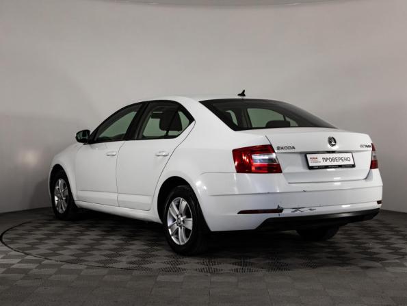 Skoda Octavia III (A7) Рестайлинг с пробегом 2017 года, цена 1 099 000 рублей, 305000 км, лифтбек, Автокод Объявления